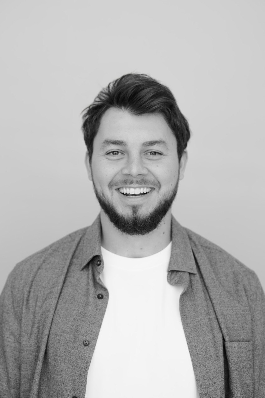 Леонид Гренадеров